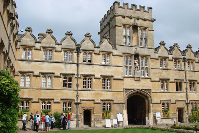 1.5-hour Oxford City and University Walking Tour - Guides who bring Oxford to life