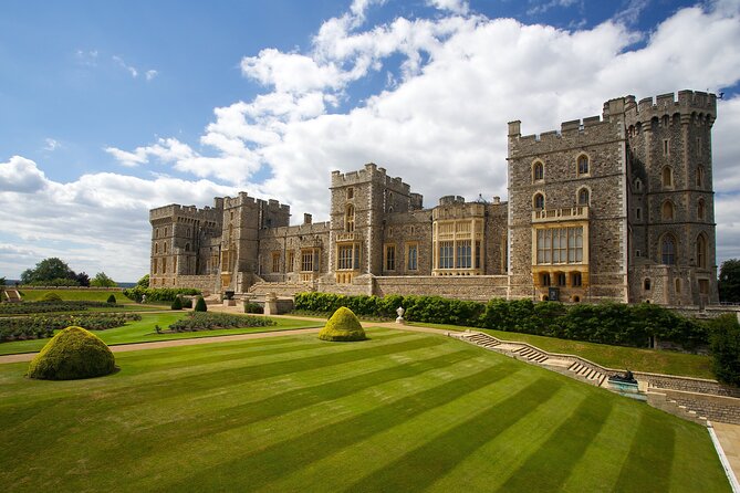 2-Day Windsor, Stonehenge, Bath & Oxford Tour Including Admission - Choosing the B&B or hotel night
