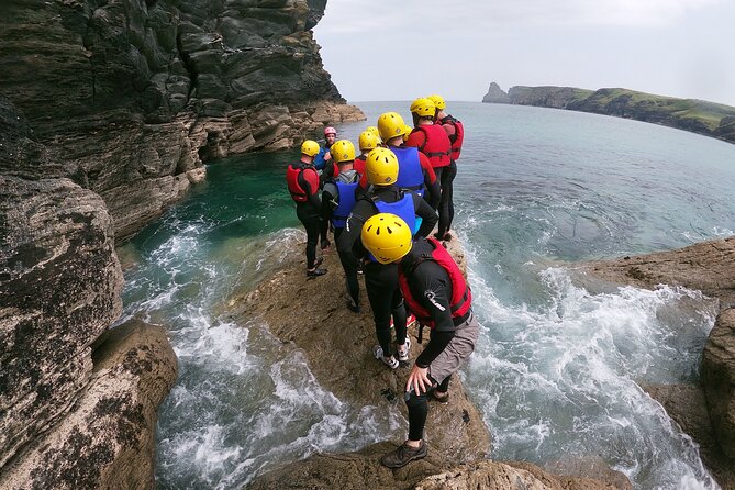 2-Hour Coasteering Adventure Near Bude - What the coastline adds to the experience