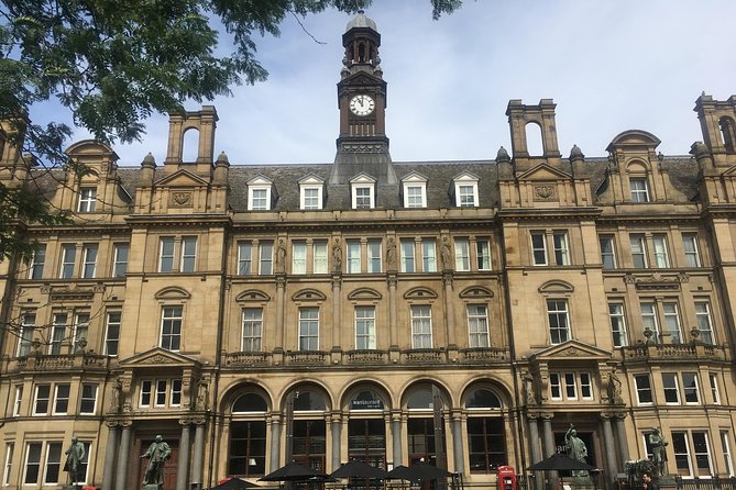 2 Hour Leeds Highlights Walking Tour - Victoria Leeds, old and new