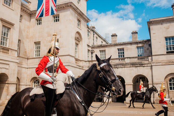 3-Hour Private Guided Walking Tour of London - Buckingham Palace beyond the postcard view