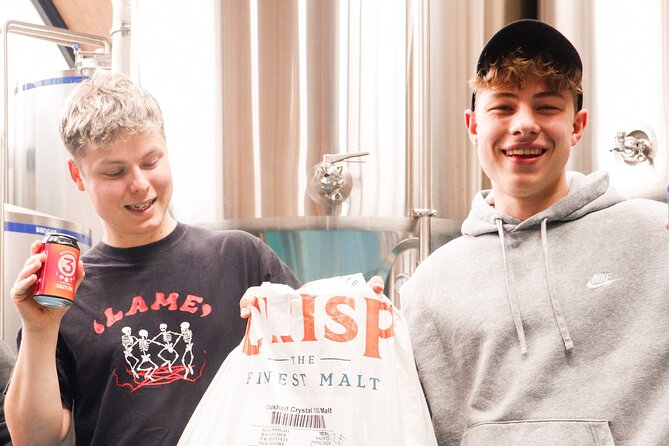 3 Locks Brewing Company Tour and Tasting Experience in Camden - Beer from the tank and the final pour