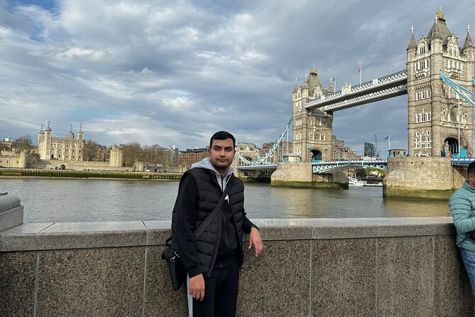 30 Major London Attractions Walking Tour With Photos - Green Park to Buckingham Palace: a calm start with royal drama