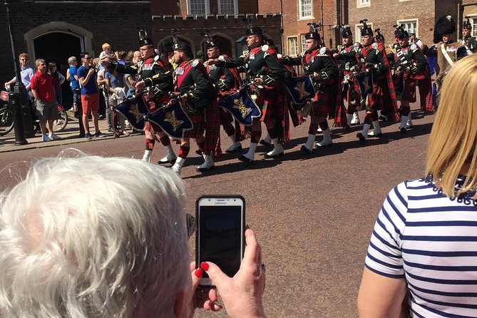 4 hour London Private Tour, with your own Black Cab Tour Guide - Westminster brings politics and ceremony together