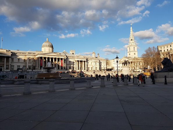 4 Hours Classic London Tour in a Private Vehicle - Buckingham Palace from the road