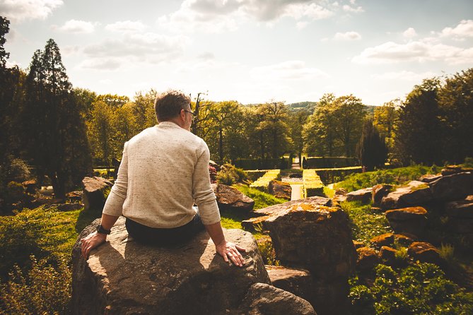 5-Day Heart of England, Wales & Yorkshire Small-Group Tour from London - The minicoach, lodging, and daily comfort