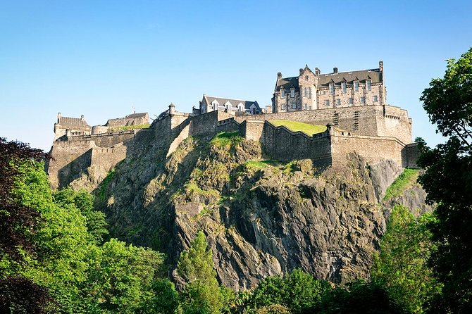 7 Day Winter Tour of England and Scotland starting from London - Shakespeare in Stratford-upon-Avon and shopping at Bicester Village
