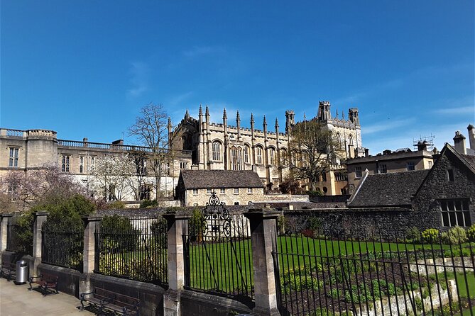 90 Minute Classic Walking Tour of Oxford - Magpie Lane and Radcliffe Square