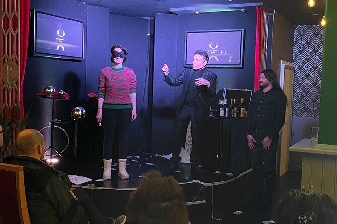 90 Minute Family Close-Up Magic and illusionism Show in Blackpool - Booking, cancellation, and planning advice