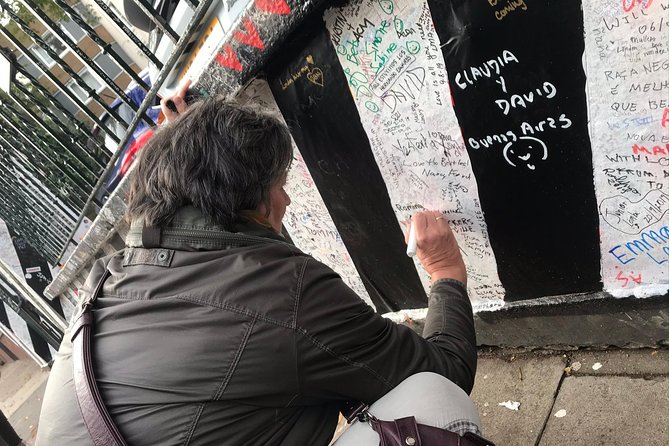 A Beatles London taxi tour and sightseeing experience - Montagu Square and four important residents
