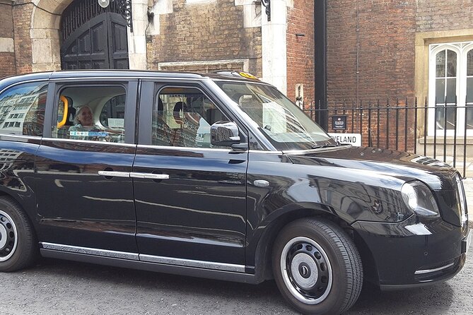 A Royal London Private Taxi Tour - St James’s Palace, royal parks, and the stories between stops