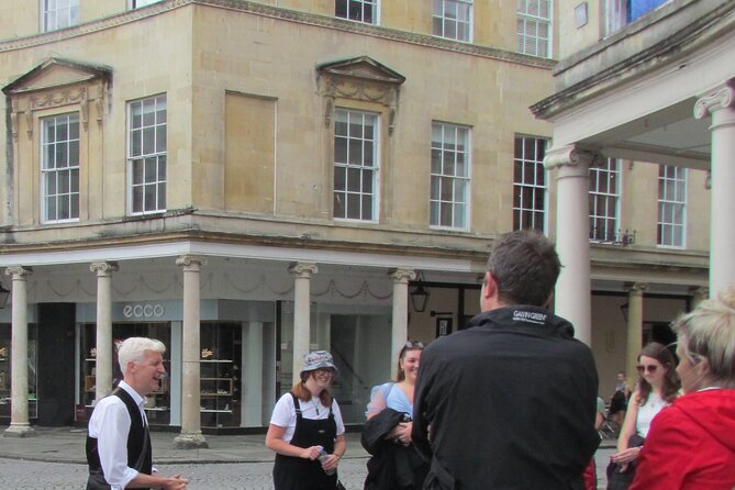 Bad of Bath fun Walking Tour of Bath - Pulteney Bridge: a famous crossing with useful city context