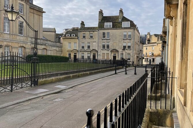 BATH: 2-Hour Bath Walking Tour of Bridgerton Filming Locations - No. 1 Royal Crescent and filming tricks