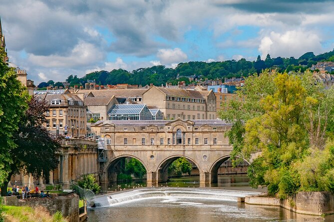 Bath Bridgerton walking tour of filming location with Mobile App - Bath’s squares and streets as Bridgerton scenery