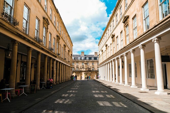 Bath Bridgerton walking tour of filming location with Mobile App - Starting at Abbey Churchyard and the Jane Austen Centre