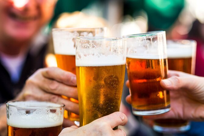 Bath: Local Pubs & Historic Sights Walking Tour (3h) - Royal Crescent and Queen Square