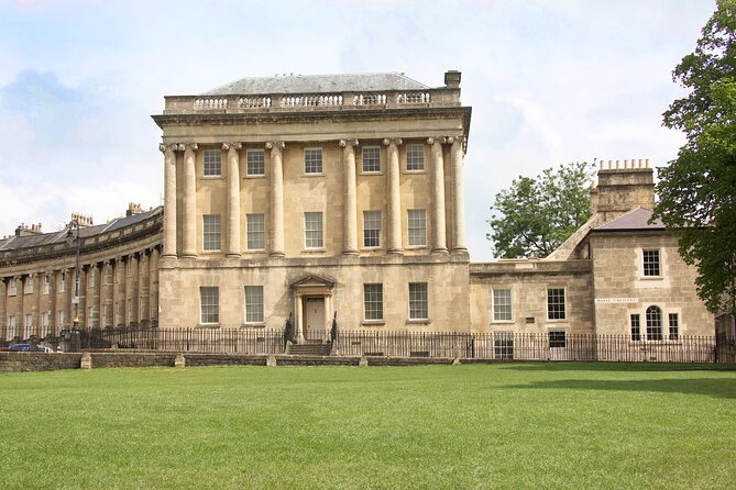 Bath Public Walking Tour including Bath Abbey - The Roman Baths, useful context without admission