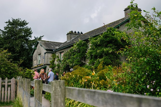 Beatrix Potter's Tour from Oxenholme Including Lake Cruise - The guide and mini-coach shape the experience