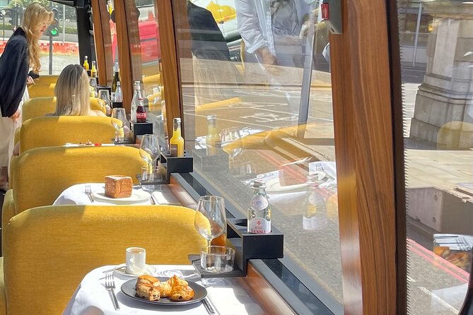 Best of London by LE GRAND - London's Luxury Bus Tour - Harrods and London’s high-end shopping side
