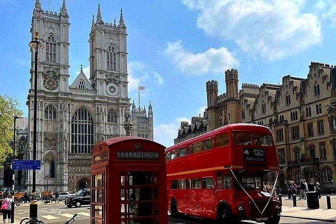 Best of London Tour: Tower of London and Churchill War Rooms - Buckingham Palace and a walk through St. James’s Park