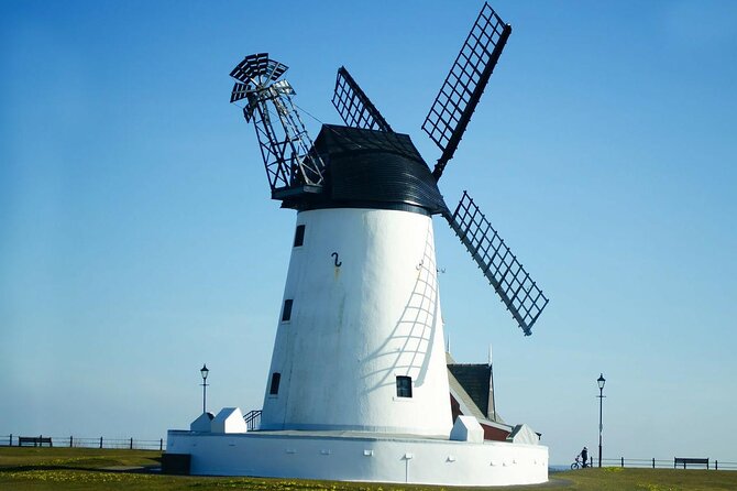 Blackpool Tour App, Hidden Gems Game and Big Britain Quiz (1 Day Pass) UK - Treasure hunt clues that reward extra walking