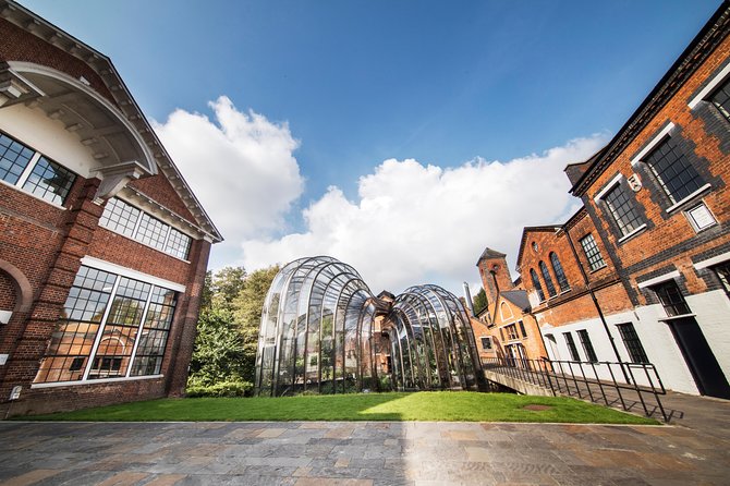 Bombay Sapphire Gin Distillery Tour and Cocktail - Starting at the Turbine Bar with a G&T