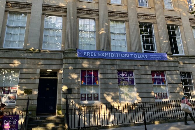 Bridgerton’s Filming Locations in Bath Audio Guide - Starting beside Bath Abbey