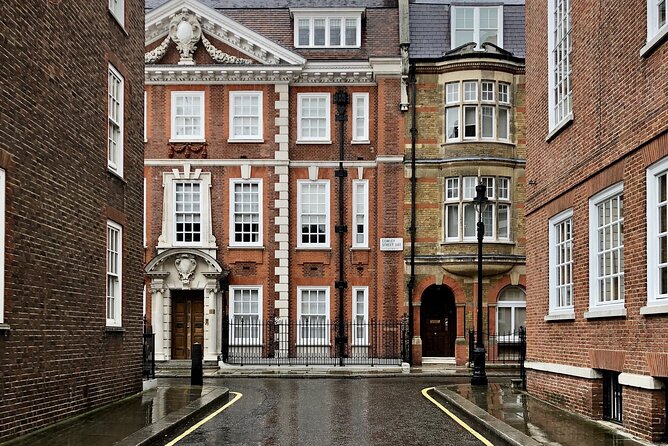Bridgerton Tour in London - Savile Row explains the power of clothing