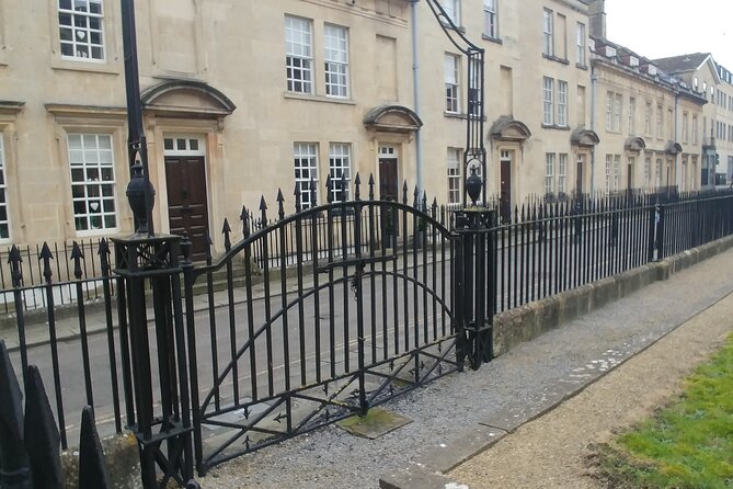 Bridgerton Walking Tour of Filming Locations & Storylines - Bath - Siena, Eloise, and carriage scenes