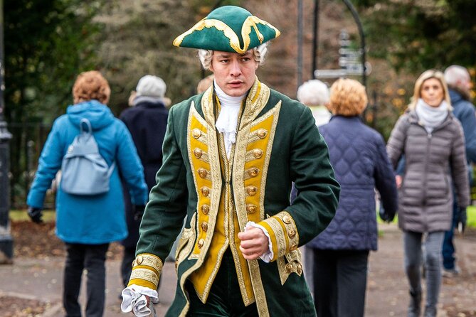 Bridgerton Walking Tour of Filming Locations & Storylines - Bath - Queen Square, Great Pulteney Street, and the Ramsbury ballroom