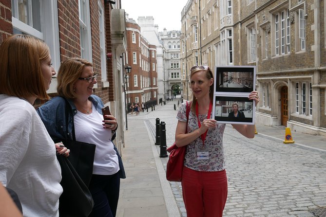 Bridget Jones Walking Tour of Locations - The Royal Courts of Justice and the famous crossing