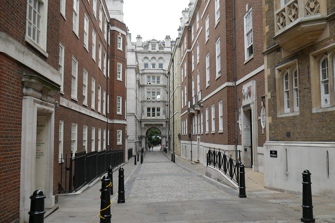 Bridget Jones Walking Tour of Locations - Twelve or more locations across all four films