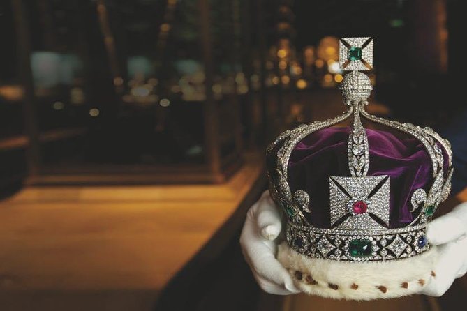 British Royalty Walking Tour & Visit the Tower of London - Two hours inside the Tower of London