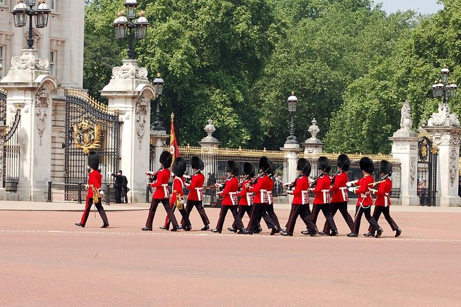 Buckingham Palace and Vintage Bus Tour of London - A classic London day, with one awkward pause