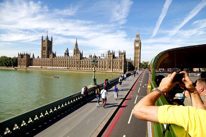 Buckingham Palace and Vintage Bus Tour of London - Seeing central London from a Routemaster