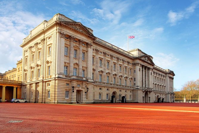 Buckingham Palace and Vintage Bus Tour of London - Entering Buckingham Palace at 2:30 pm