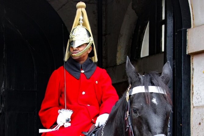Buckingham Palace & Changing of the Guard Experience - Westminster Abbey: a strong finish near London’s icons