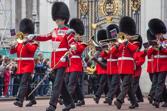Buckingham Palace, Changing of the Guard & Thames Boat Ride - Key points at a glance