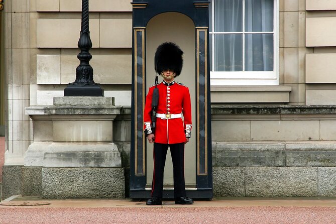Buckingham Palace, Changing of the Guard & Thames Boat Ride - Filming locations add a modern layer