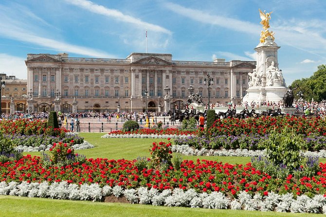 Buckingham Palace Entrance Ticket & Changing of the Guard Tour - Who should book this Buckingham Palace experience?