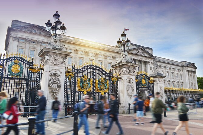 Buckingham Palace Visit & Changing of the Guard Walking Tour - The Changing of the Guard, with a better view