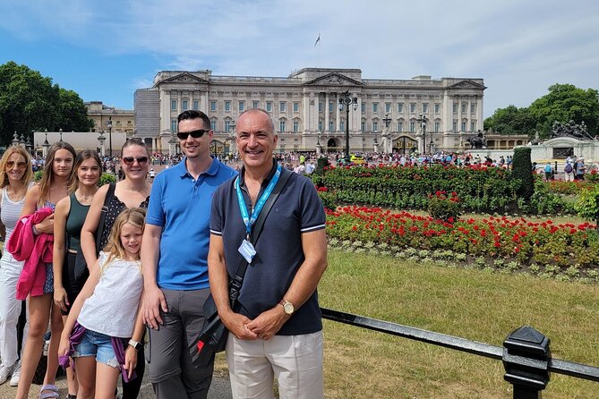 Buckingham Palace: Walking Tour with Entry & Audio Guide - Buckingham Palace entry is handled for you