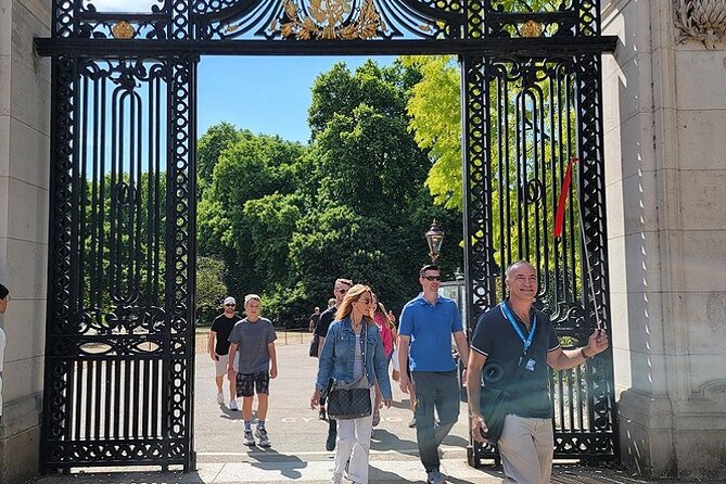 Buckingham Palace: Walking Tour with Entry & Audio Guide - Inside the State Rooms at Buckingham Palace