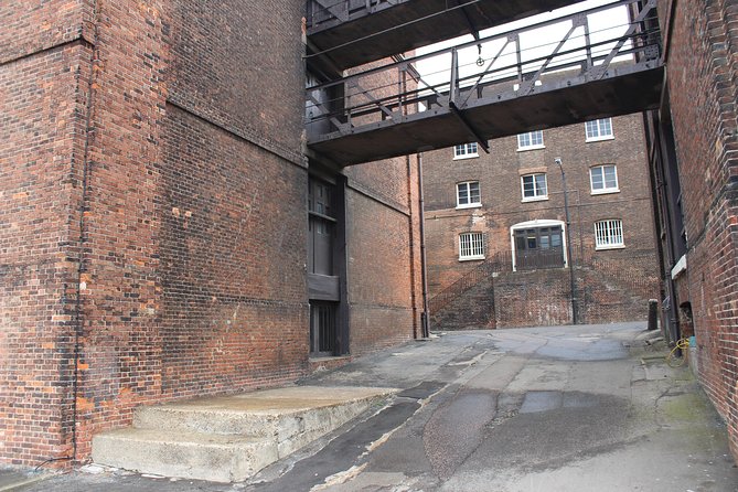 Call the Midwife Location Tour in Chatham - Getting there from London and finding the start