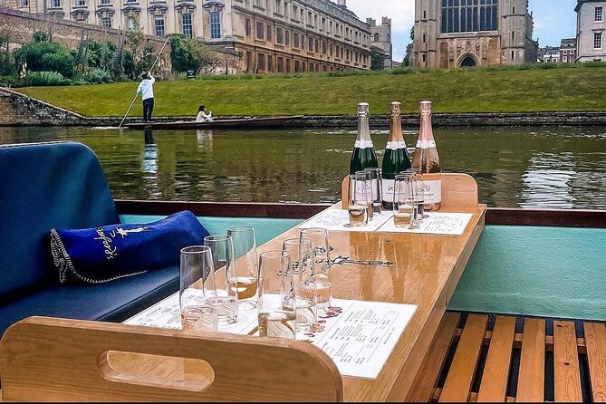 Cambridge - Shared Punting Tour - What can go wrong