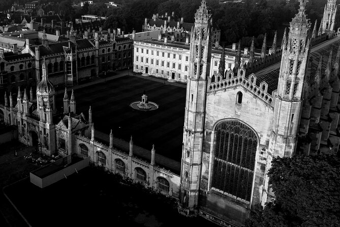 Cambridge University Ghost Tour by Alumni™ - Clare College and science beside the supernatural