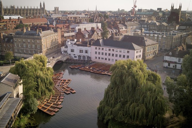 Cambridge University Walking Tour by Alumni™ Kings College Option - Trinity College and St John’s from the outside