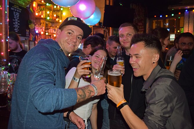 Camden Pub Crawl in London - Free shots and discounted drinks