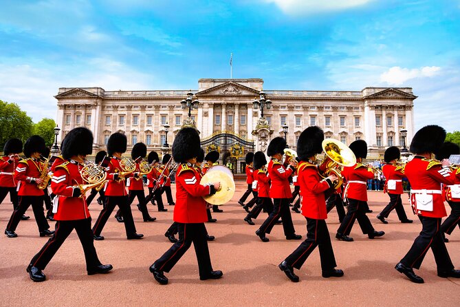 Changing of Guards, Big Ben, Tower of London, Beefeaters & Cruise - Cruising from Embankment to Tower Bridge