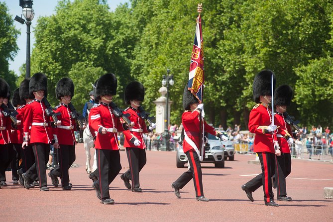 Changing of the Guard Guided Tour at Buckingham Palace - Is $19.34 a fair price?